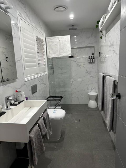 Luxury Boutique Self-Contained Private Granny Flat - Accommodation Directory 2