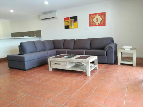 Main Street-Ailrie Apartment - Accommodation Directory 2