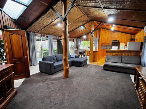 Mannland Cottage Retreat - Accommodation Directory 0