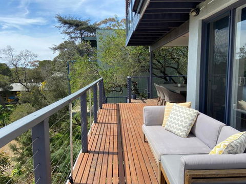 McCrae Treehouse - Accommodation Directory 0