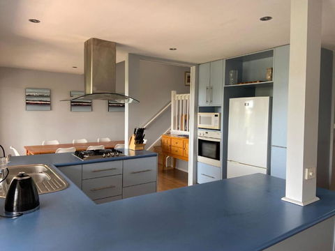 McCrae Treehouse - Accommodation Directory 1