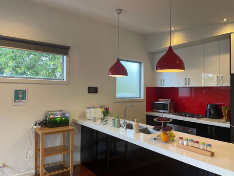 Room In Newport Modern Townhouse - Walk To Stunning Ocean View - Accommodation Directory 2