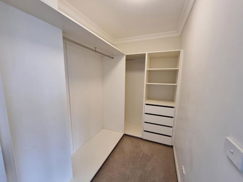 Modern Narre Warren Three Bedroom Townhouse, Close To Fountain Gate SC - Accommodation Directory 2