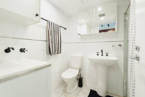 MP303 - Studio Apartment, Military Road, Cremorne - Accommodation Directory 3