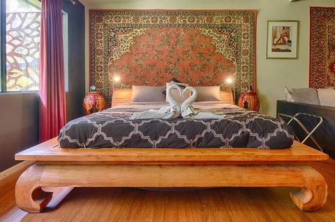 Mudstone Suites - Accommodation Directory 1