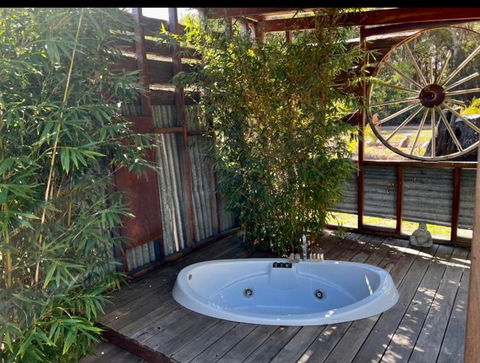 Mudstone Suites - Accommodation Directory 2