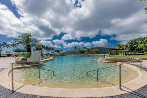 NEW! 2BR Whitsundays Oasis W/ Ocean Views - Accommodation Directory 2