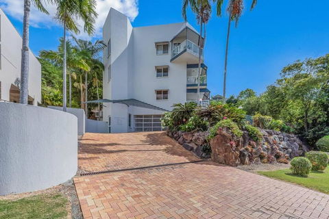 NEW! 2BR Whitsundays Oasis W/ Ocean Views - Accommodation Directory 3