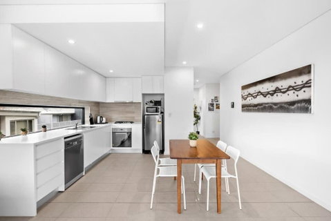 New Modern 2BR 2baths Apt In Homebush Sleeps 6 - Accommodation Directory 3
