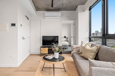 NEW Spectacular Views Southbank - Accommodation Directory 2