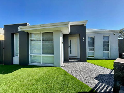 Nice And Neat House For Your Journey - Renovated - Accommodation Directory 2