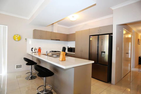 Nice And Neat House For Your Journey - Renovated - Accommodation Directory 3