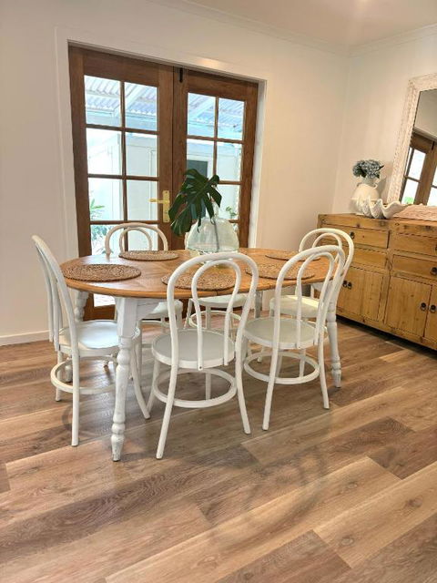Noraville Hamptons Style Beach House - Accommodation Directory 2