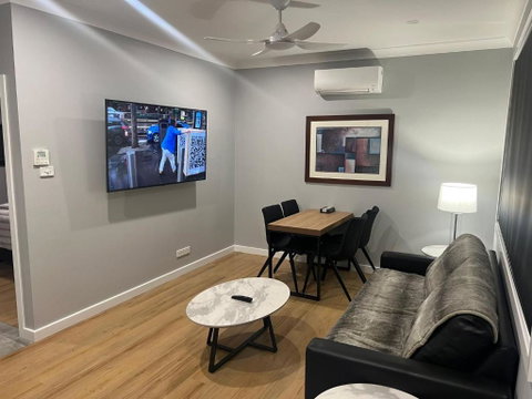 Northcott Lodge - Accommodation Directory 0