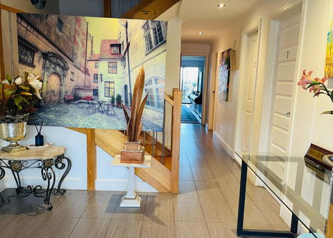 Oaklands Junction Homes - Accommodation Directory 0