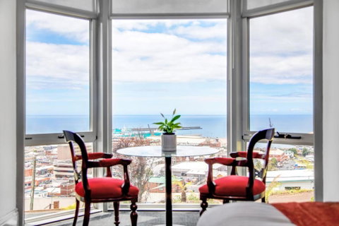 Oakleigh House - Accommodation Directory 0