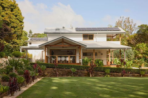 Oasis - Accommodation Directory 2