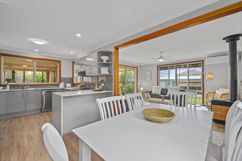 Ocean Breeze Vincentia - Accommodation Directory 3