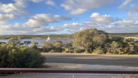 Off The Net - New Listing - Esplanade Property With Views Of The Channel - Accommodation Directory 0
