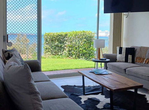 ON THE WATERS EDGE - Accommodation Directory 2