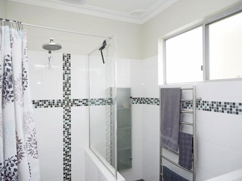 ONDINE, 4 Belmore Street - Accommodation Directory 1