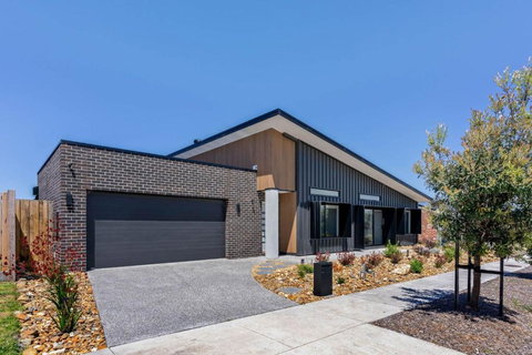 Opulence Cove - Accommodation Directory 1