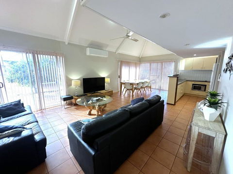 Osprey Holiday Village Unit 117 - Accommodation Directory 3