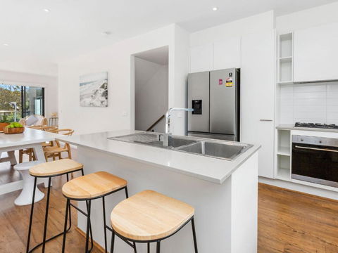 Osprey Mornington - Accommodation Directory 0