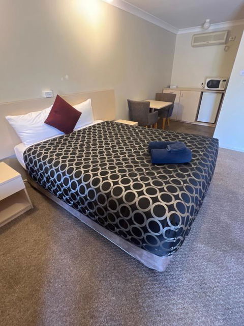 OVERLANDER MOTOR LODGE - Accommodation Directory 1