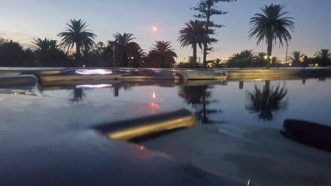 One Bedroom CBD Unit, Walk To Beaches & Cafes - Accommodation Directory 0