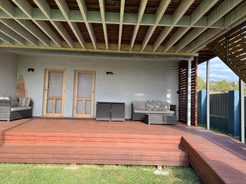 One Bedroom CBD Unit, Walk To Beaches & Cafes - Accommodation Directory 2