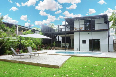 PACIFIC Stunning Coastal Home The Perfect Family Getaway - Accommodation Directory 1
