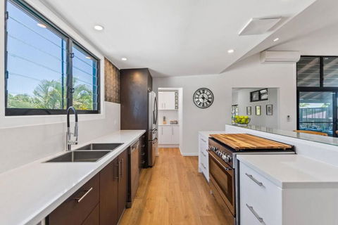 PACIFIC Stunning Coastal Home The Perfect Family Getaway - Accommodation Directory 2