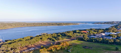 Paradise View - Accommodation Directory 2