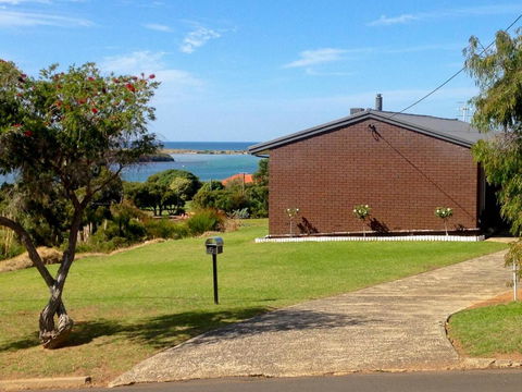 Paradise View - Accommodation Directory 3