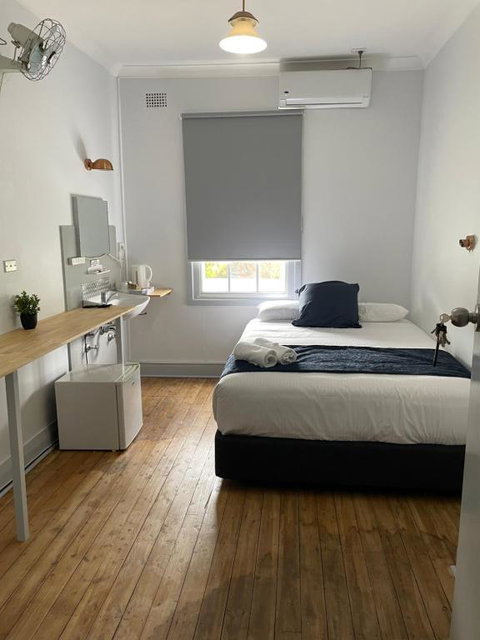 Parkes Hotel - Accommodation Directory 3