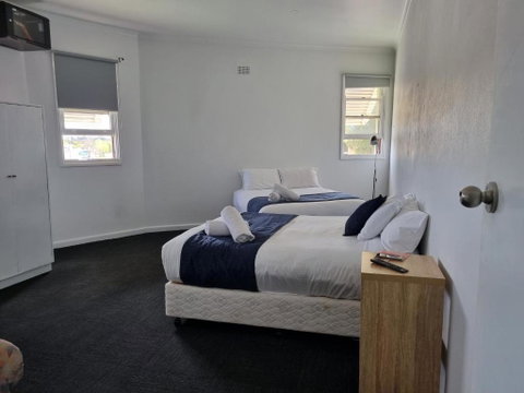 Parkes Hotel - Accommodation Directory 1