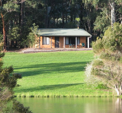 Pemberton Lake View Chalets - Accommodation Directory 0