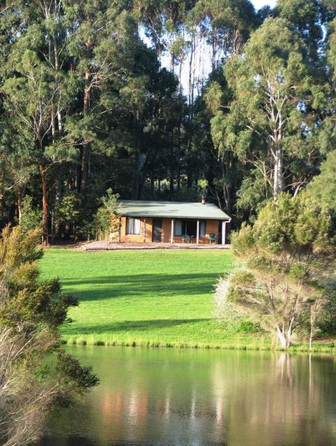 Pemberton Lake View Chalets - Accommodation Directory 2