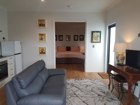 Pemberton Japanese Garden Studio - Accommodation Directory 2