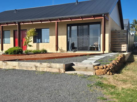 Pemberton Japanese Garden Studio - Accommodation Directory 1