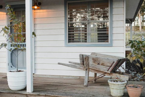 Peony Farm Green Cottage - Accommodation Directory 2