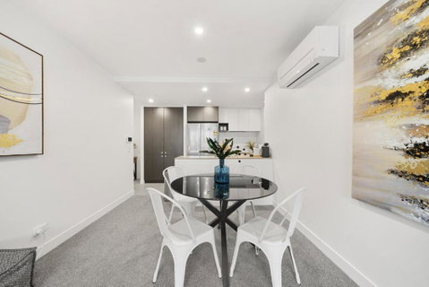 Phillip 2-Bed: Chic Interiors Amazing Amenities - Accommodation Directory 1