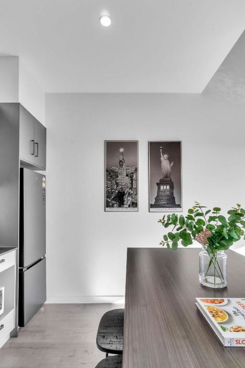 Portside Paradise - Steps Away From The Port - Accommodation Directory 1