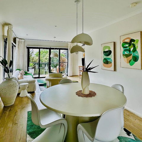 Position Perfection- Mornington - Accommodation Directory 0