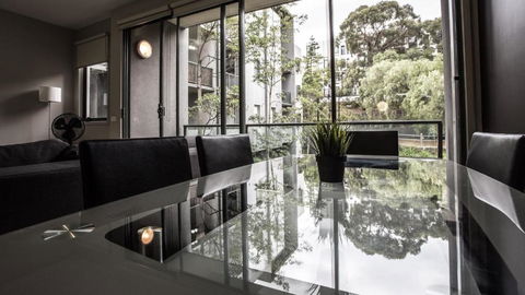 ReadySet Apartments On Altona - Accommodation Directory 1