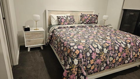 Private Master Bedroom With Ensuite In Officer - Accommodation Directory 0