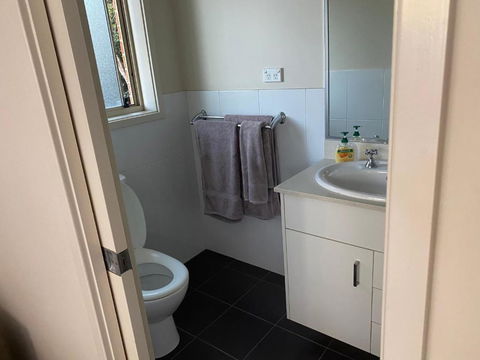 Private Room With Ensuite And Parking Close To Wollongong CBD - Accommodation Directory 3