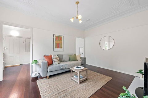 Quiet & Bright Art Deco Apartment By New Farm Park - Accommodation Directory 2
