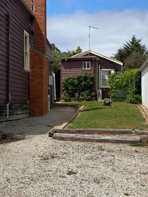 R&R Blue Diamond Luxury Studio Maryborough, Vic - Accommodation Directory 2